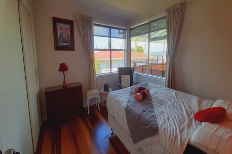 Photo of property in 16 Carole Crescent, Pakuranga, Auckland, 2010