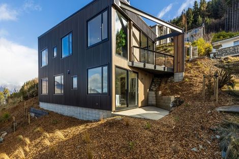 Photo of property in 5 Lancewood Lane, Queenstown, 9300