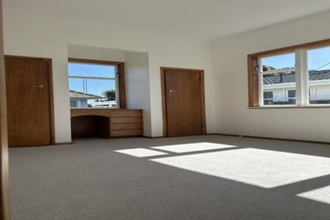 Photo of property in 16 Strathmore Avenue, Strathmore Park, Wellington, 6022