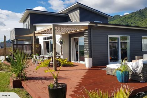 Photo of property in 1 Waipunahau Road, Waikanae, 5036