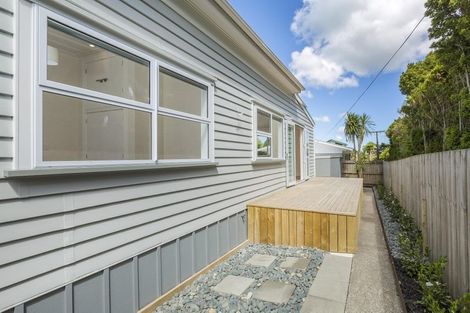Photo of property in 1/1 Balmain Road, Birkenhead, Auckland, 0626