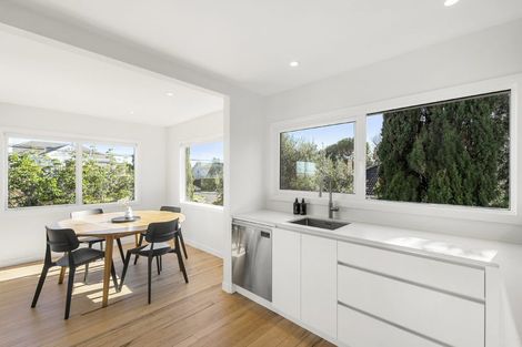 Photo of property in 8/118 Vauxhall Road, Narrow Neck, Auckland, 0624