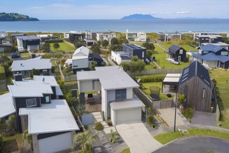 Photo of property in 13 Patiki Place, Omaha, 0986