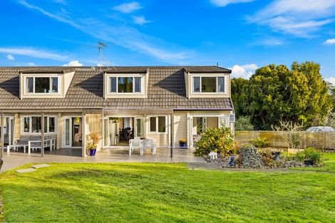 Photo of property in 15a Whangaparaoa Road, Red Beach, 0932