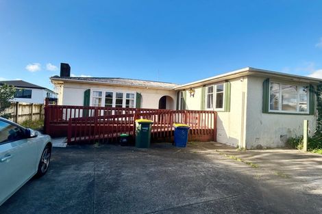 Photo of property in 15 Albert Road, Kelston, Auckland, 0602