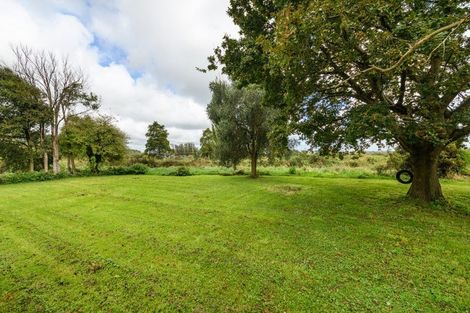 Photo of property in 977 Fitzherbert East Road, Aokautere, Palmerston North, 4471