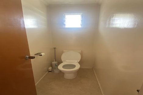 Photo of property in 235 Edmonton Road, Te Atatu South, Auckland, 0610