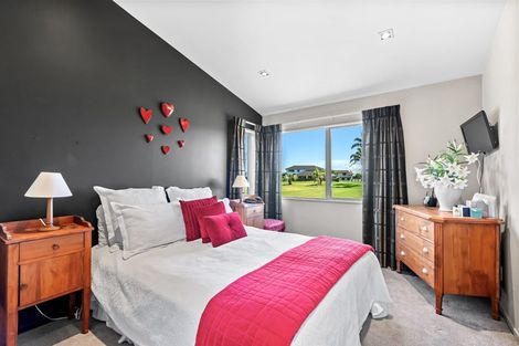 Photo of property in 22 Mamaku Drive, One Tree Point, 0118