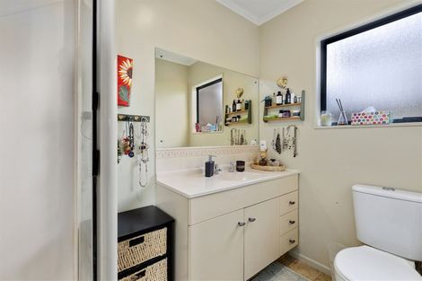 Photo of property in 2/9 Cashmere Place, Glenfield, Auckland, 0629