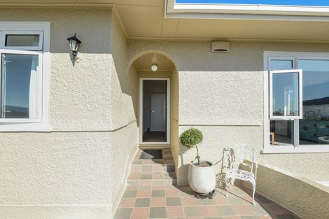 Photo of property in 10 Matipo Avenue, Pomare, Rotorua, 3015