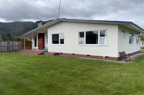 Photo of property in 110 Waller Street, Murchison, 7007