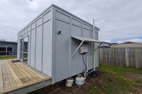 Photo of property in 8 Wells Place, Whitianga, 3510