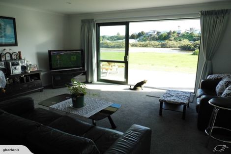 Photo of property in 6 Pukeko Street, Ruakaka, 0116