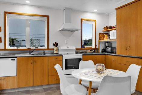 Photo of property in 24b Surrey Street, Hawera, 4610