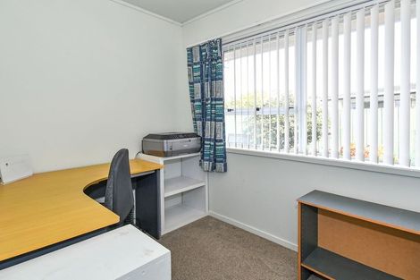 Photo of property in 12 Gibbons Road, Weymouth, Auckland, 2103