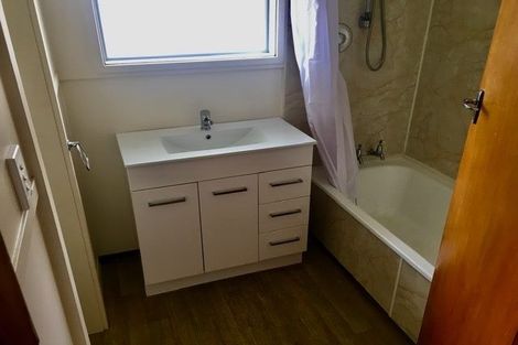 Photo of property in 1/32 Landsdowne Terrace, Cashmere, Christchurch, 8022