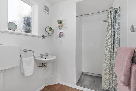 Photo of property in 14 Highbury Crescent, Highbury, Wellington, 6012