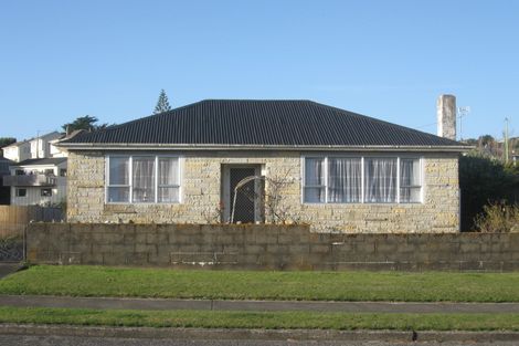 Photo of property in 25 Kapiti Crescent, Titahi Bay, Porirua, 5022
