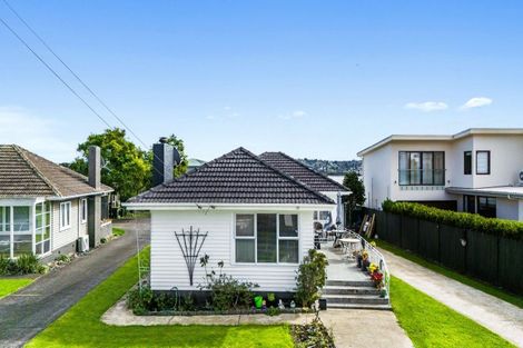 Photo of property in 27 Shortt Avenue, Mangere Bridge, Auckland, 2022