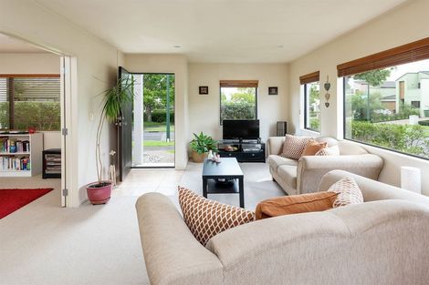 Photo of property in 2 Puma Drive, Golflands, Auckland, 2013