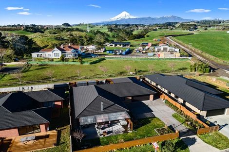 Photo of property in 4 Atutahi Street, Hurdon, New Plymouth, 4310