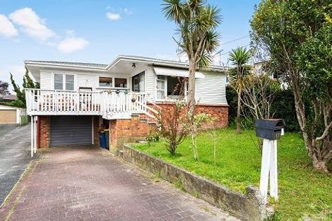 Photo of property in 17 Covil Avenue, Te Atatu South, Auckland, 0610