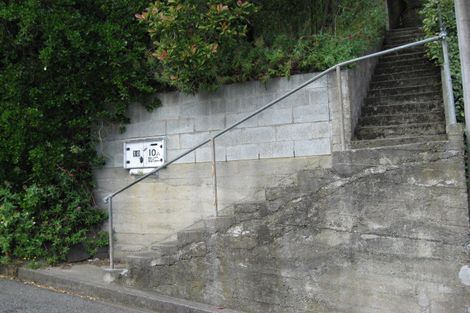 Photo of property in 10 Gilmour Terrace, Lyttelton, 8082