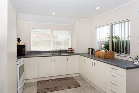 Photo of property in 4 Margarita Rise, Pukekohe, 2120