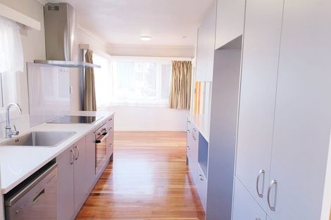 Photo of property in 2c Wendell Place, Greenlane, Auckland, 1061