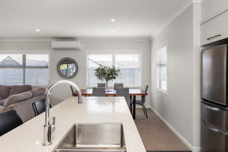 Photo of property in 22 Young Place, Taradale, Napier, 4112