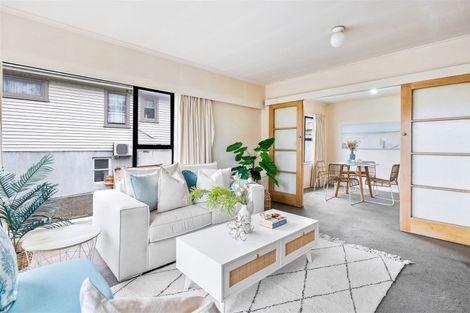 Photo of property in 94 Mana Esplanade, Paremata, Porirua, 5026