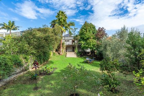 Photo of property in 32 Hastings Parade, Devonport, Auckland, 0624