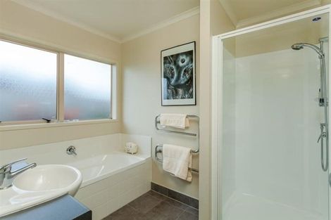 Photo of property in 12 Elkstone Place, Henderson, Auckland, 0612