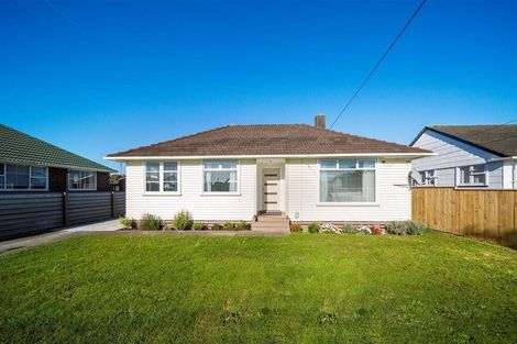 Photo of property in 279 South Road, Hawera, 4610