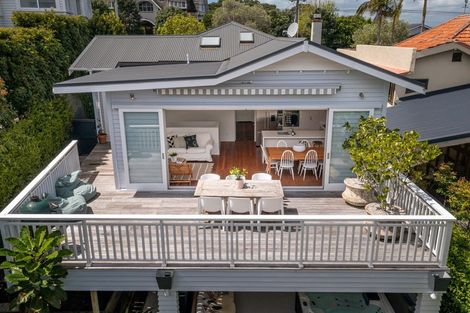 Photo of property in 109 Vauxhall Road, Narrow Neck, Auckland, 0624