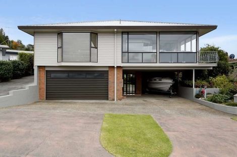 Photo of property in 4 Shera Street, Acacia Bay, Taupo, 3330