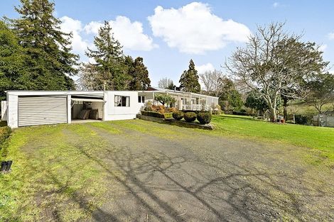 Photo of property in 118 Motu Road, Kumeu, 0891