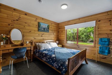 Photo of property in 39a Pohutukawa Avenue, Red Beach, 0932