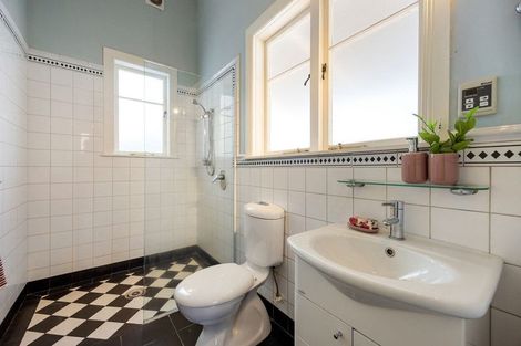 Photo of property in 110 Victoria Street, Cambridge, 3434