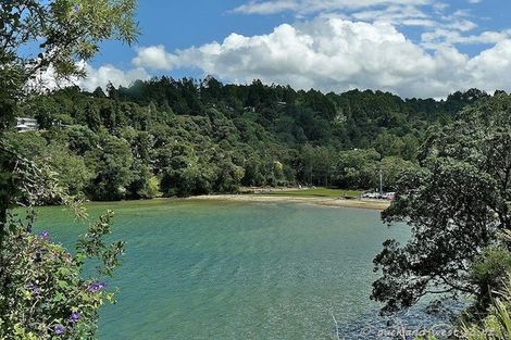 Photo of property in 4 Mceldowney Road, Titirangi, Auckland, 0604