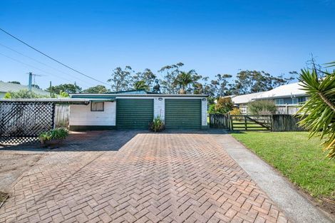 Photo of property in 17 Parakai Avenue, Parakai, 0830