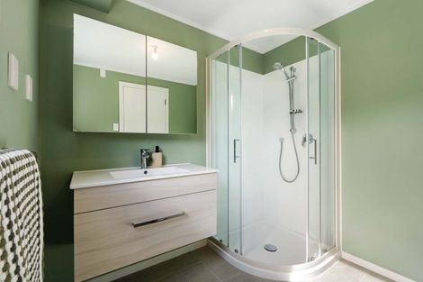 Photo of property in 3a Southern Cross Crescent, Island Bay, Wellington, 6023