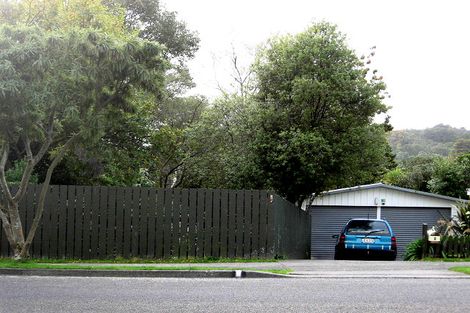 Photo of property in 5 Tawhai Street, Stokes Valley, Lower Hutt, 5019