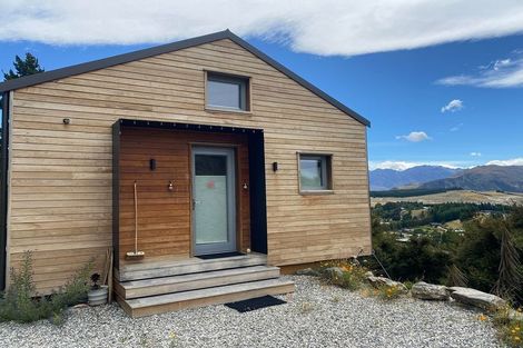 Photo of property in 5 Weatherall Close, Wanaka, 9305