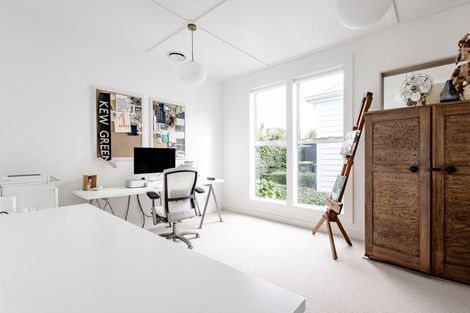 Photo of property in 12 Sandpiper Avenue, Point Wells, 0986