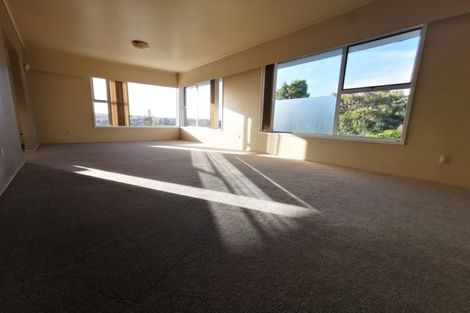 Photo of property in 2/81 Arran Road, Browns Bay, Auckland, 0630