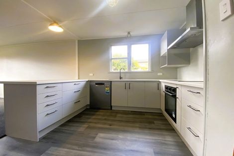 Photo of property in 16 Fraser Street, Waikiwi, Invercargill, 9810
