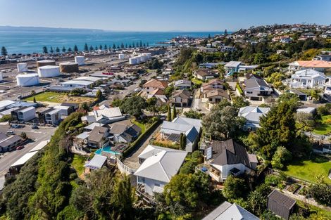 Photo of property in 122a Chaucer Road, Hospital Hill, Napier, 4110