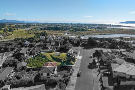 Photo of property in 39 Hicks Crescent, Waikanae Beach, Waikanae, 5036