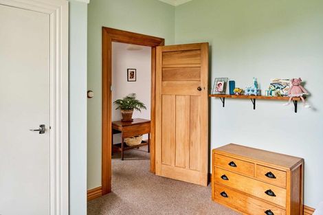 Photo of property in 70 Randwick Crescent, Moera, Lower Hutt, 5010